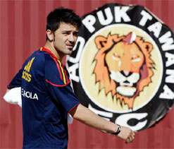 Arsenal says Barcelona won`t discuss deal for Villa