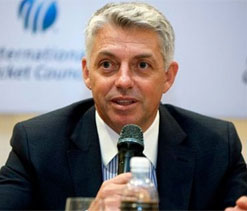 ICC CEO backs under-fire Dhoni