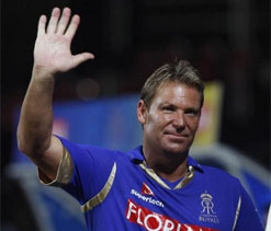 Shane Warne apologises for Samuels brawl
