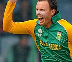 Botha backed by South Australia coach to pass `suspect bowling` analysis