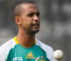 Adnan Akmal, Robin Peterson fined for code breach