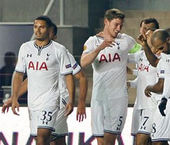 Europa League: Five stay perfect as Defoe leaves Spurs on brink