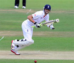 Kevin Pietersen joins England teammates in Perth