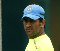 Bowlers feel it`s better to put a bowling machine, says Dhoni