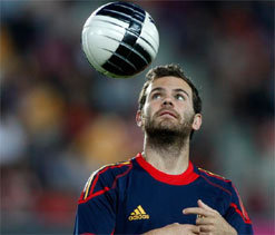 Vicente del Bosque recalls Juan Mata for Spain World Cup qualifiers