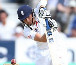 England top order dust off cobwebs on flat Perth track