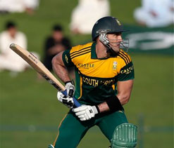 Mitchell Johnson to shake up England, says Shane Warne