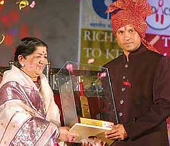 Lata says Sachin Tendulkar deserves Bharat Ratna