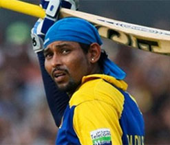Dilshan lifts Sri Lanka in rain-hit one-dayer