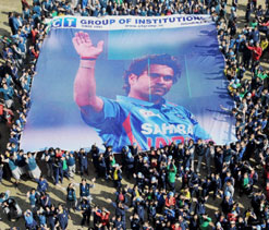 British media lauds Sachin Tendulkar for `perfect farewell`