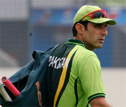 PCB chief backs Misbah to lead Pakistan till WC