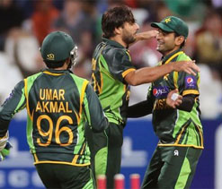 2nd ODI: Pakistan stun South Africa by one run to clinch series