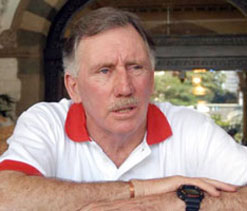 Ian Chappell warns Oz sledging may lead to fistcuffs