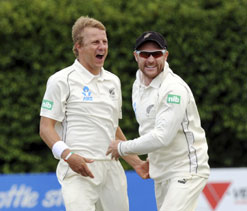 McCullum unlikely to play wicketkeeper again: Hesson