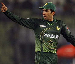 'Under pressure` Pak will defeat Lanka: Misbah
