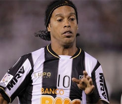 Atletico flop likely to end Ronaldinho's World Cup dream