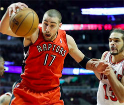 NBA: Valanciunas leads Raptors to victory