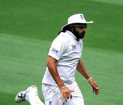 Ground announcer denies making racial slur against Panesar