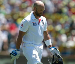 Matt Prior vows to regain place as England wicketkeeper