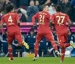 Bayern Munich win, Dortmund stumble