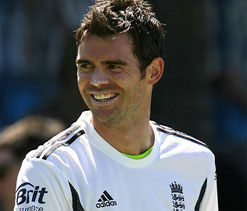 Vaughan, Pietersen congratulate Anderson