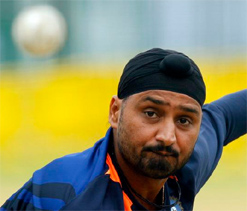 Harbhajan would be `very hard` to face:  Michael Clarke
