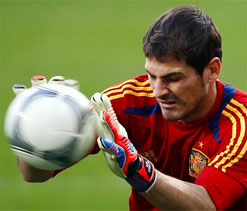 Injured lker Casillas confident of early return