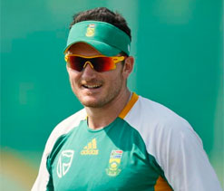 Graeme Smith says squad depth crucial for Proteas to maintain ``top dog`` status