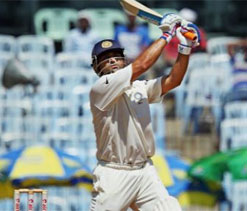Dhoni breaks Sachin`s record of highest score by skipper