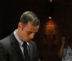 Pistorius holds private memorial service for slain girlfriend