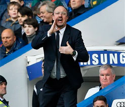 Benitez calls Ferguson `uneducated` over refusal to shake hands