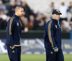 Warner says Clarke`s decision to bat higher would stabilise top order