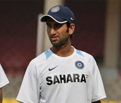 Pujara gets hit on the knee as Team India regroup for training