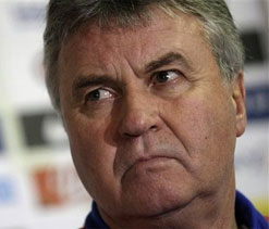 Hiddink hints at Premier League return