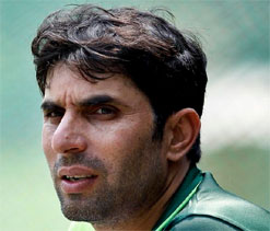Pak coach, manager hold closed-door meeting with seniors