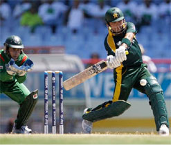 Pak veterans urge for Kamran’s promotion