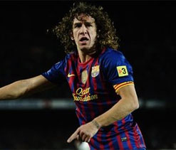 Barca captain Puyol undergoes knee surgery