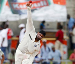 PCA honours Harbhajan for completing 100 Tests