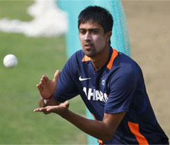 Sehwag fails again but Delhi beat Jammu & Kashmir by 17 runs