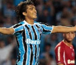 Bolivia striker Moreno to quit Gremio