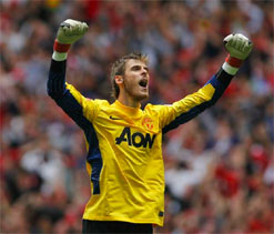 I would reject any approach from Barcelona: De Gea