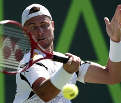 James Blake, Lleyton Hewitt advance in Sony Open