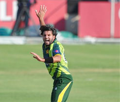 Waqar criticises Afridi`s performance in final ODI against SA