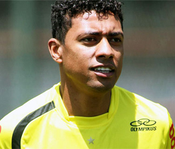 Former United defender Kleberson signs MLS deal