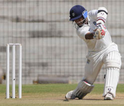 Niraj, Jesal steer Gujarat to victory
