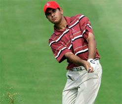 Bhullar sizzles with 65, Digvijay slips but stays in hunt