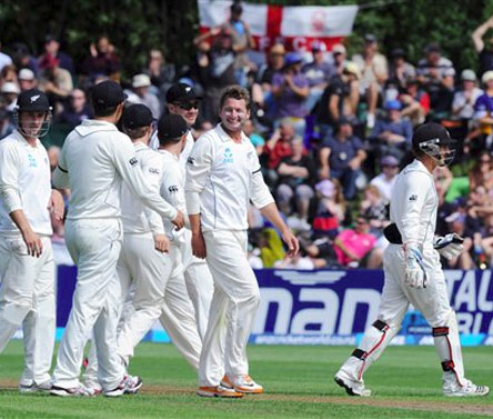 New Zealand on top after England batsmen fail