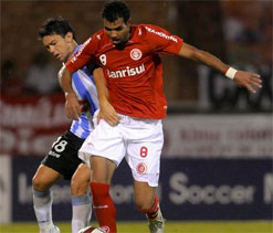 Brazil midfielder Sandro resumes running
