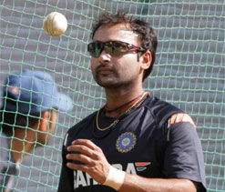 IPL 2013: Mishra`s third IPL hat-trick gives Hyderabad thrilling win