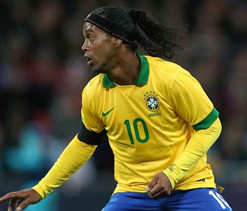 Ronaldinho returns to Brazil squad